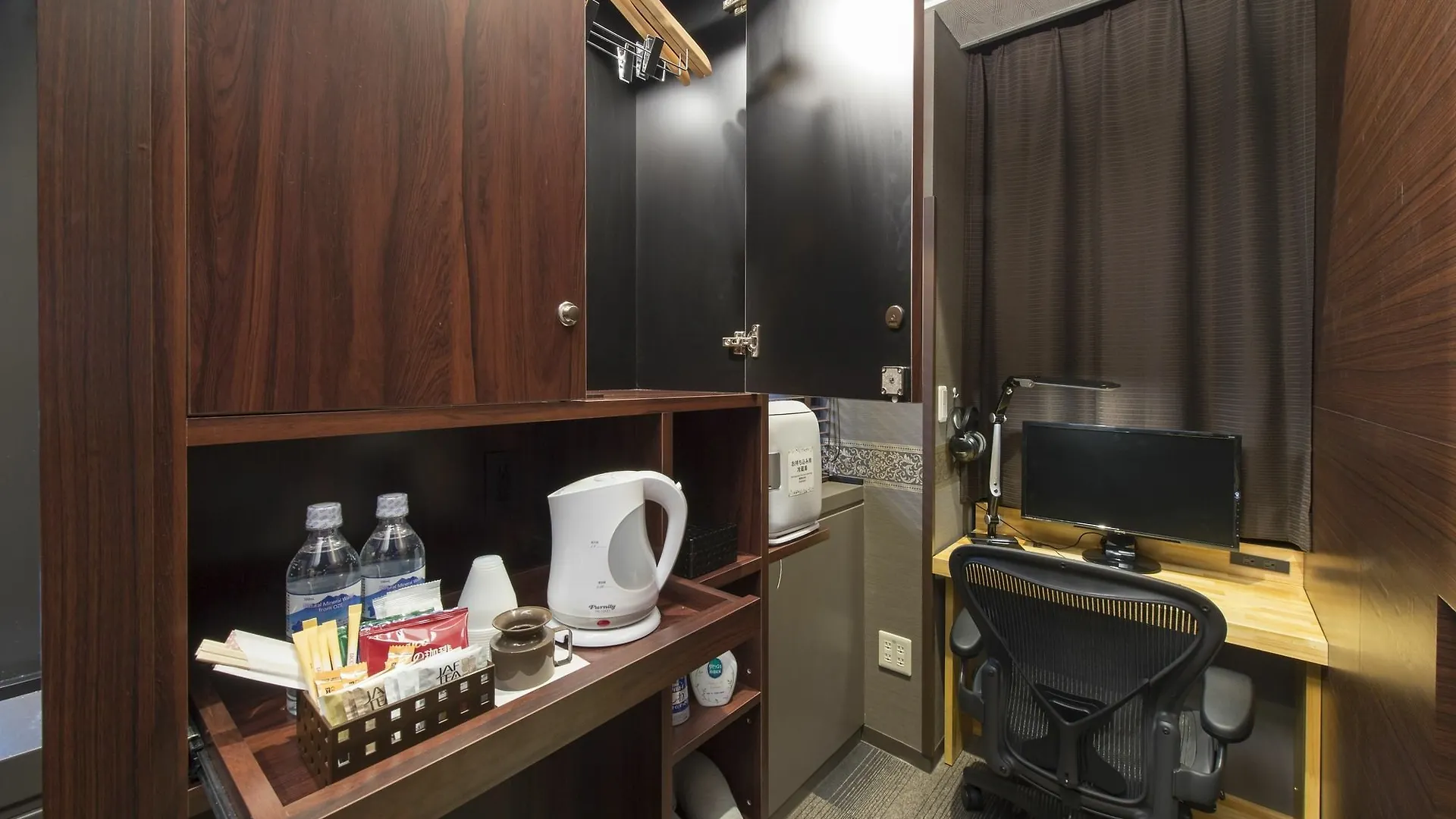 Kapszulahotel Anshin Oyado Woman Tokyo Ginza Shiodome Hotel Japán